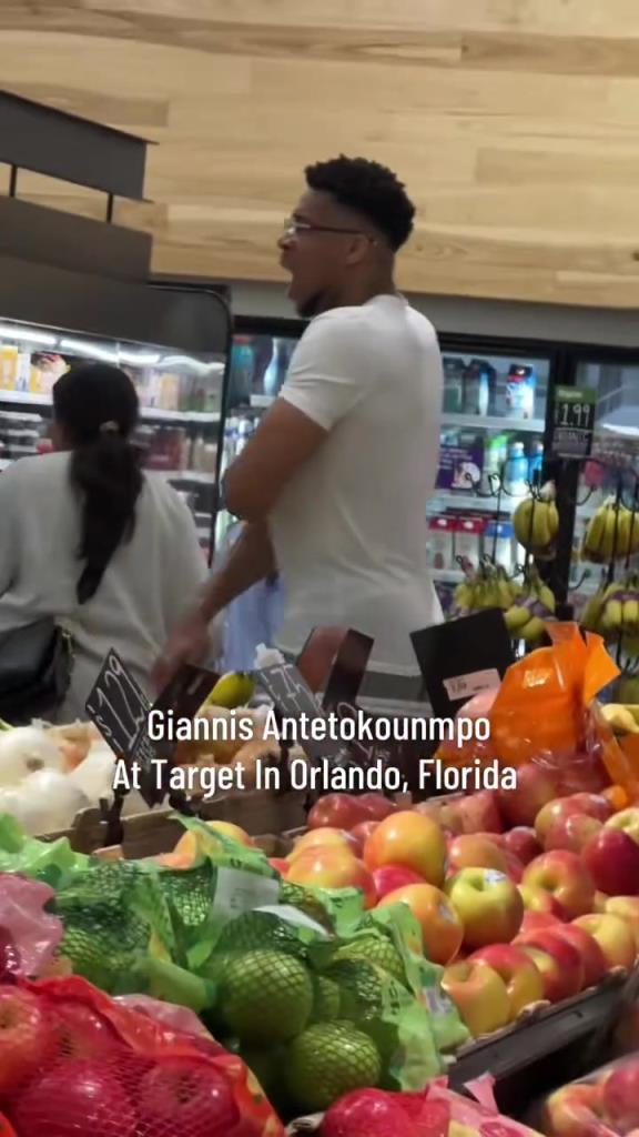 好男人??！字母哥在奧蘭多度假 陪妻子一起逛超市